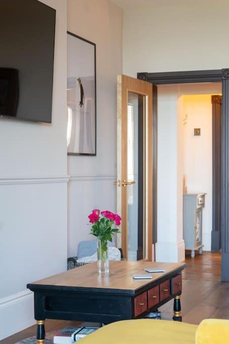Stylish Beachfront Bolthole With Stunning Sea Views And Luxury Touches Herne Bay Exterior photo