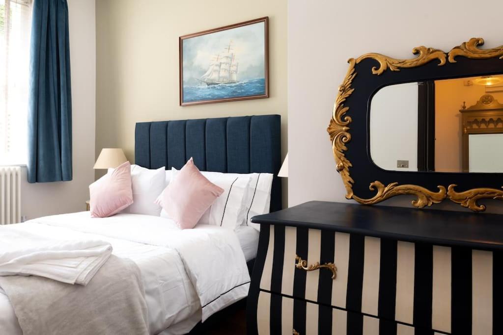 Stylish Beachfront Bolthole With Stunning Sea Views And Luxury Touches Herne Bay Exterior photo
